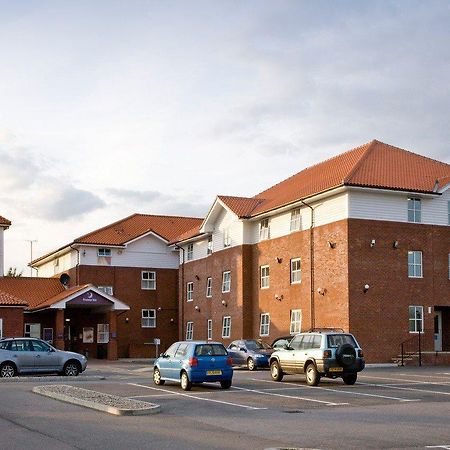 Premier Inn Челмсфорд Екстериор снимка