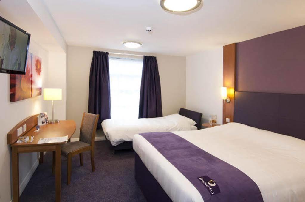 Premier Inn Челмсфорд Екстериор снимка