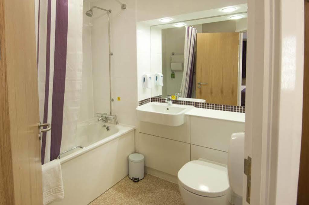 Premier Inn Челмсфорд Екстериор снимка