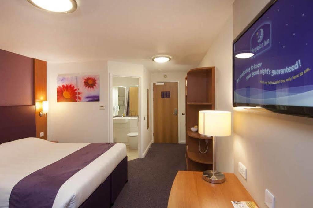 Premier Inn Челмсфорд Екстериор снимка